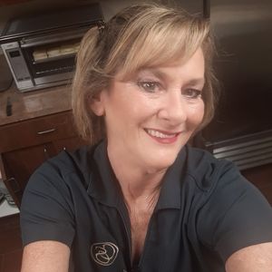 Meet your Posher, Debra